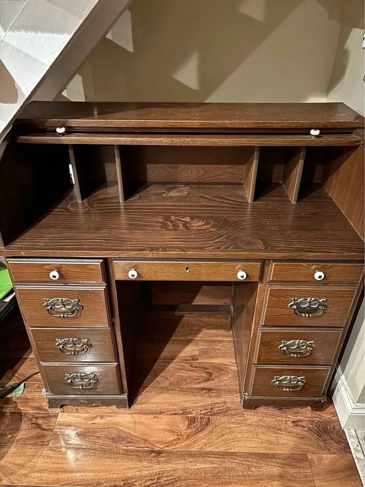 Pre-Owned Traditional Rolltop Desk - Great Condition