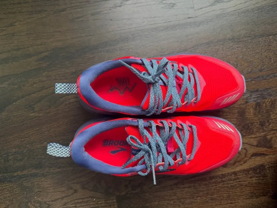 Brooks Women's Cascadia size 7 image indicator(3)