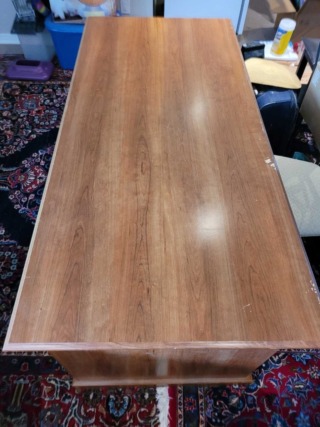 Free Desk Solid