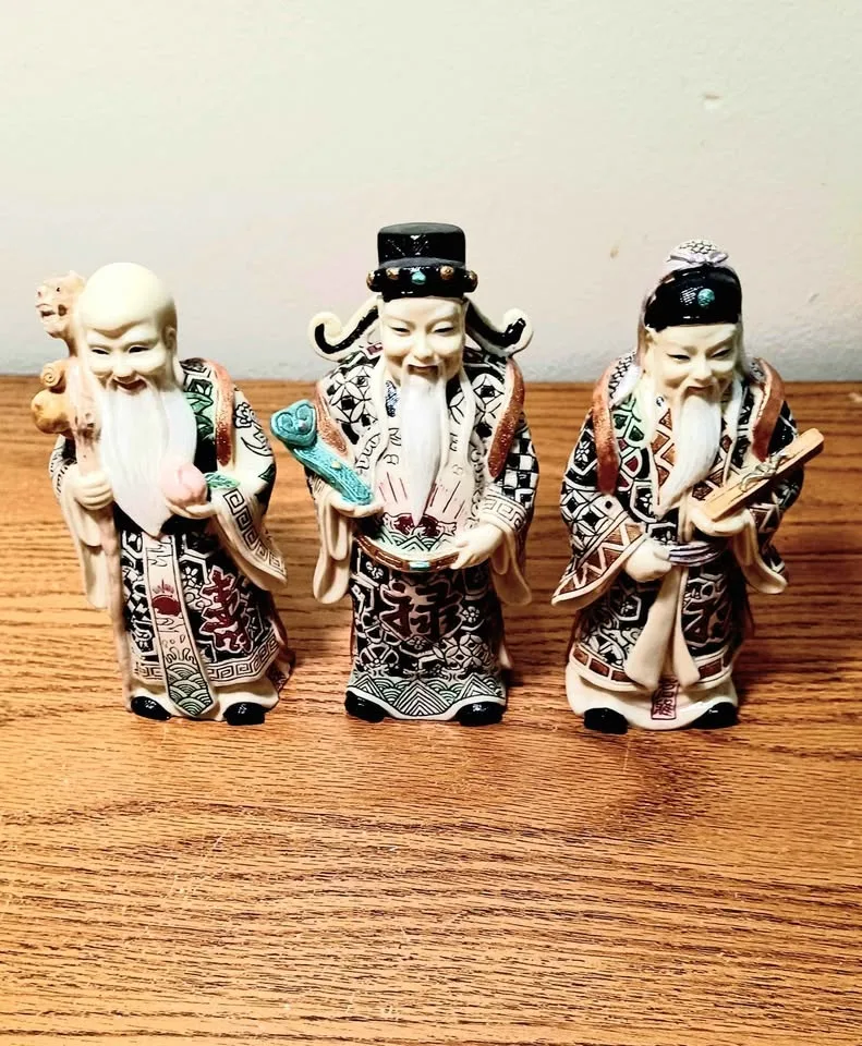 Vtg Chinese Hand Carved The 3 Emperors Set image indicator(2)