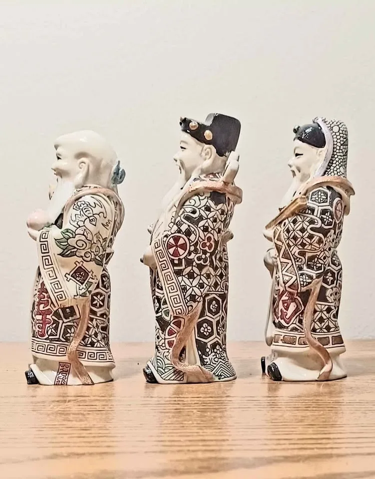 Vtg Chinese Hand Carved The 3 Emperors Set image indicator(4)