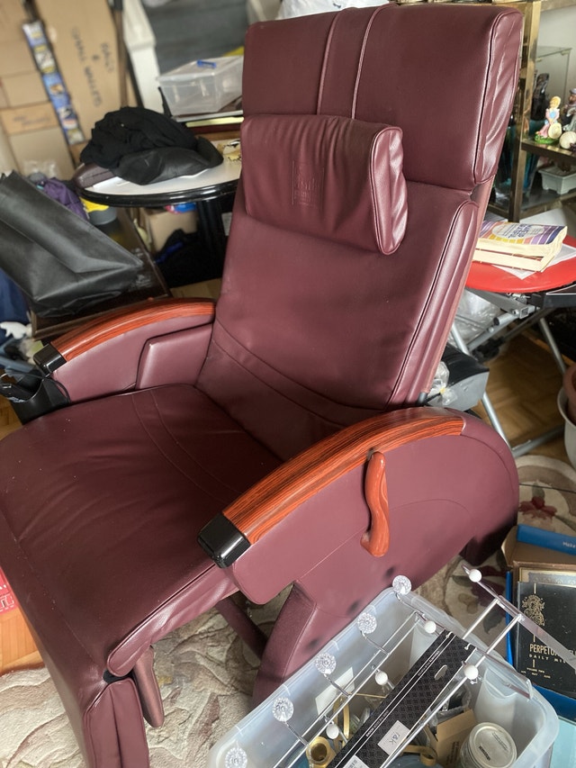 burgundy reclining chair with massage functions - photo 2