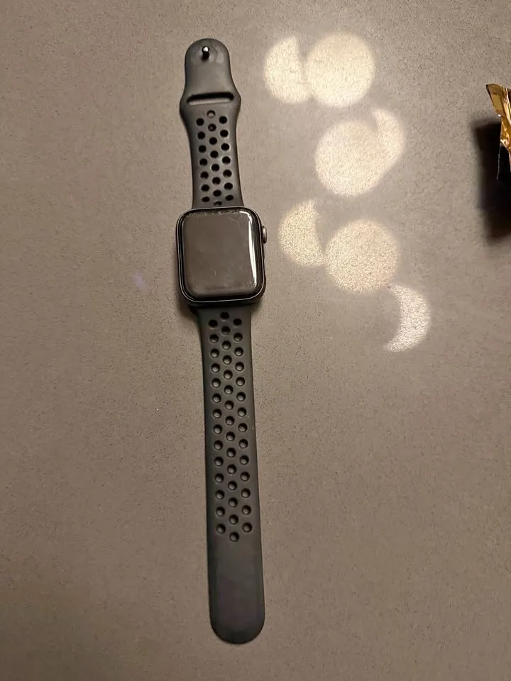 Apple Watch Series 4 Nike Edition – 44mm – Excellent – $300