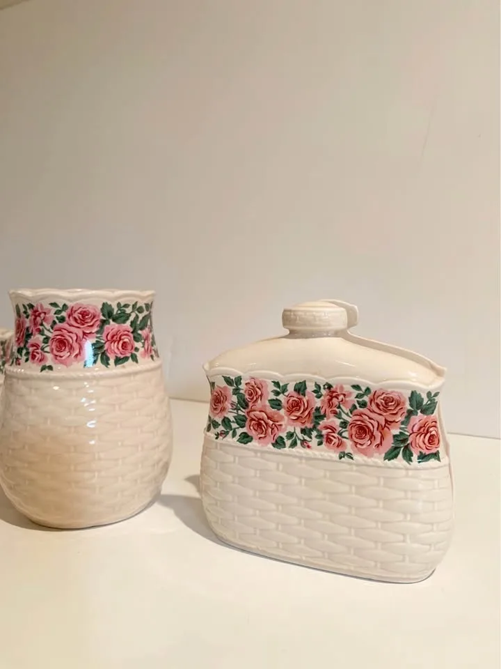 Japan ceramic kitchenware set - cookie jar napkin holder image indicator(8)