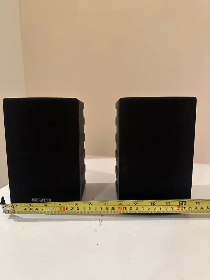 Genexxa Pro X7 Bookshelf Speakers No 40 - 2071 image indicator(2)