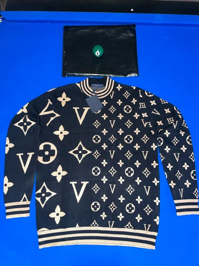 LV Crew Neck New With Tags size XXXL with receipt image indicator(2)