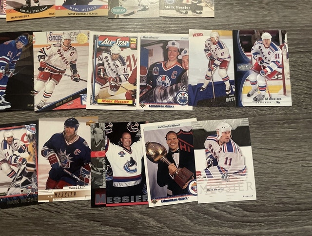 Mark Messier Hockey Card Lot - 25+ Cards - photo 2