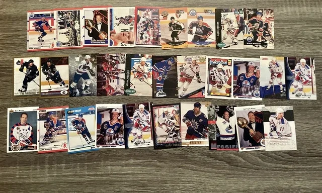 Mark Messier Hockey Card Lot - 25+ Cards image indicator(5)