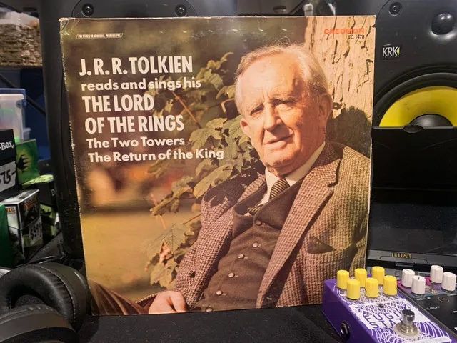 JRR Tolkien reads and sings Lord of the Rings (G)