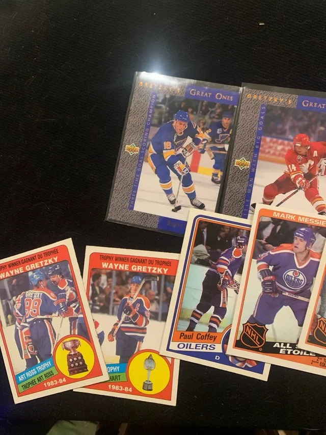 LOT - opc Wayne Gretzky Hockey 12 GUIDED $250 image indicator(3)