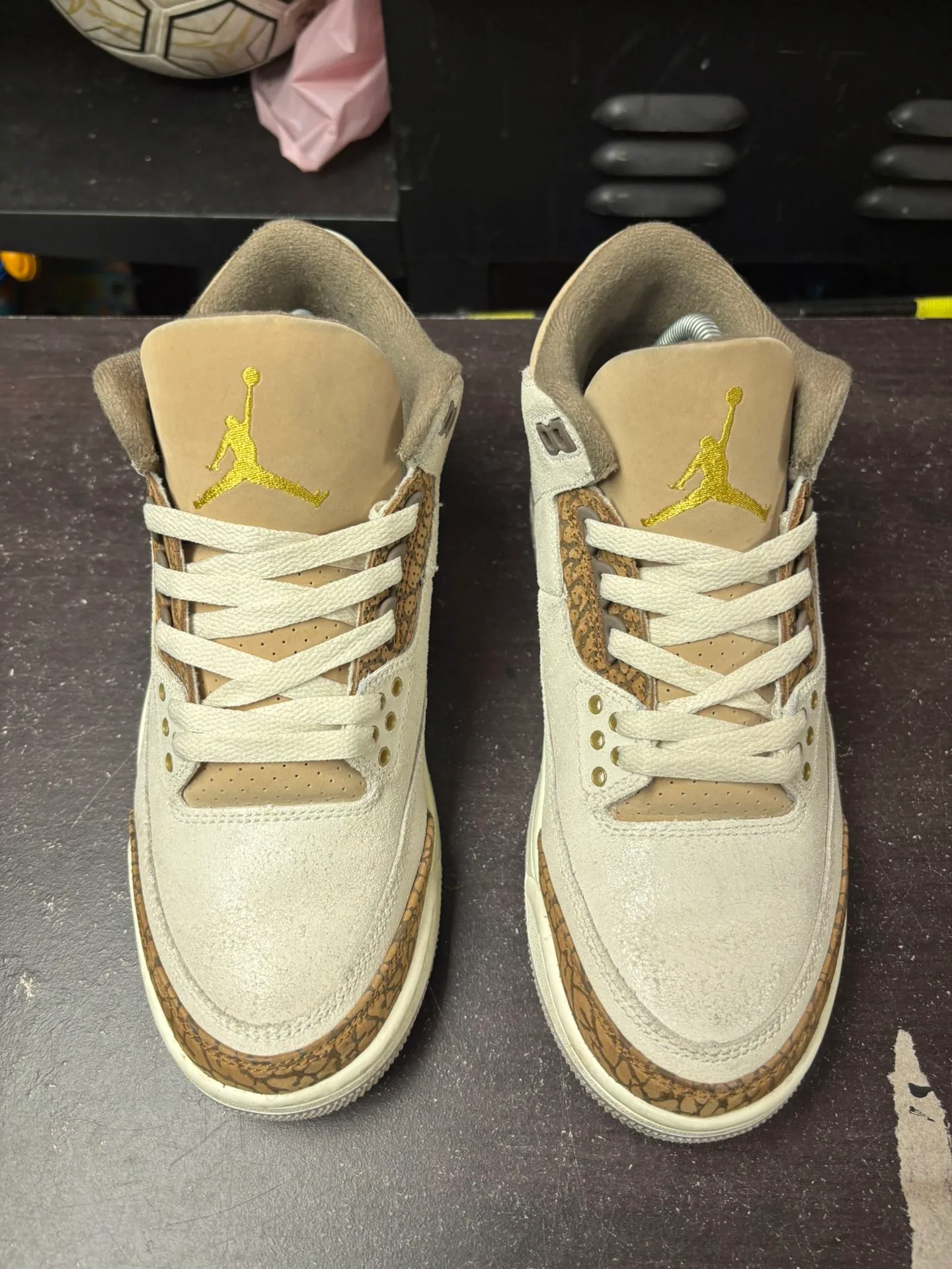 Air Jordan 3 Palomino image indicator(2)