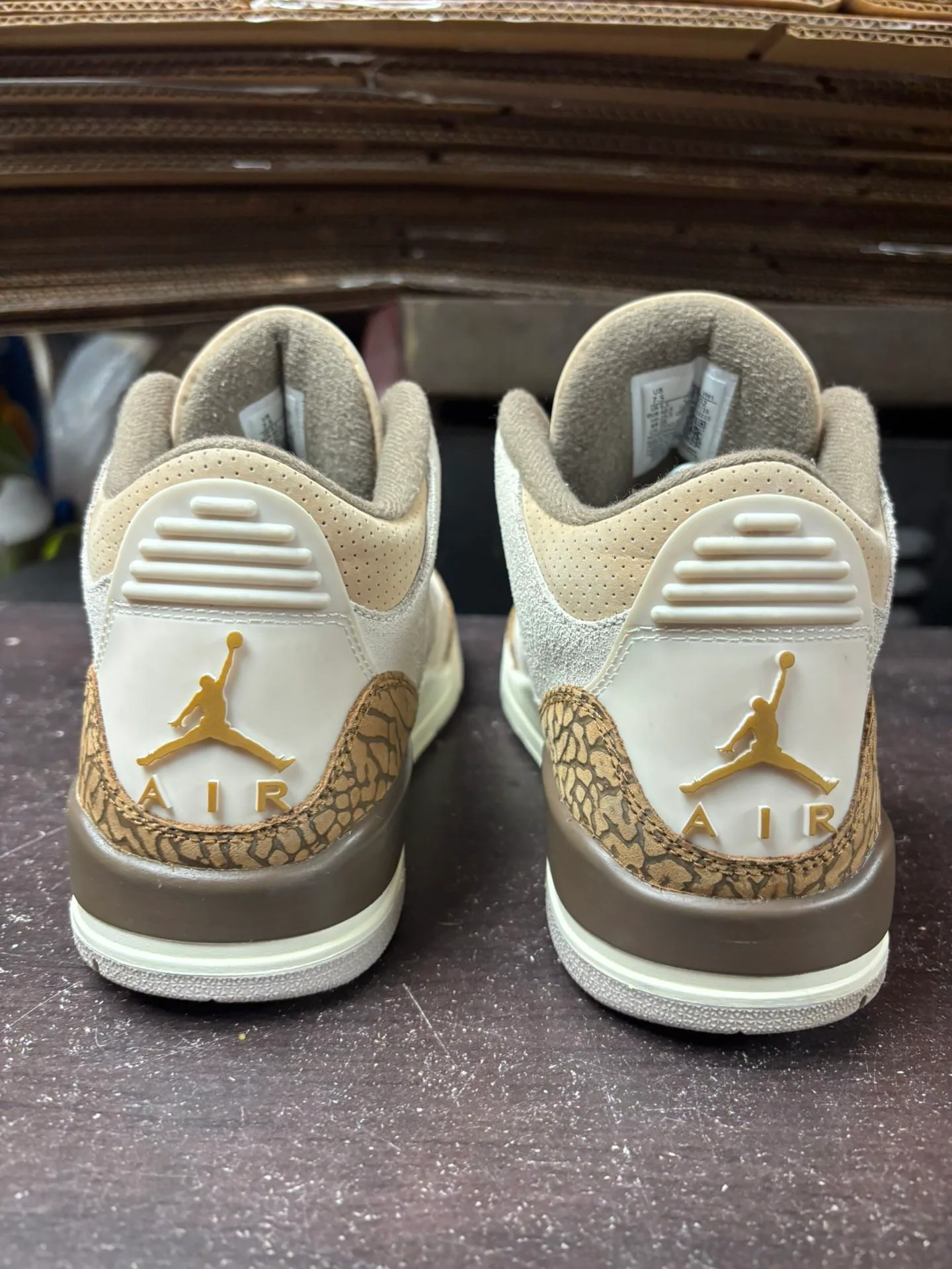 Air Jordan 3 Palomino image indicator(4)