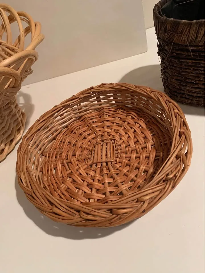 Wicker baskets for decor or flower arrangements - four baskets image indicator(6)