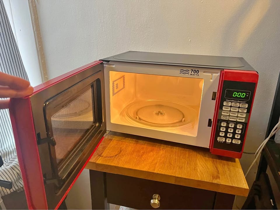 700 Watt Microwave for Sale