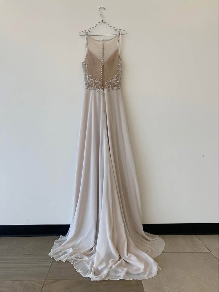 Wedding or graduation dress. - photo 3