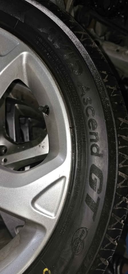 Mercedes GLA 2019 2023 RIMS AND ALL SEASON TIRES size 18" - photo 2
