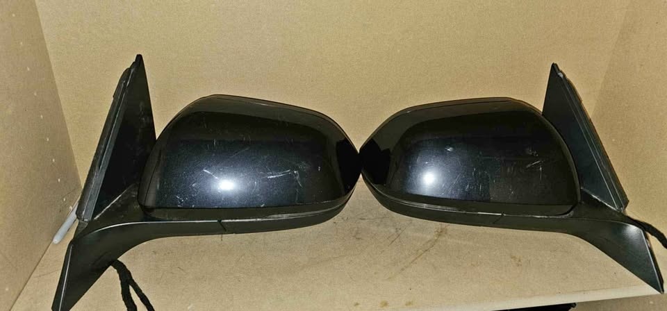 Volkswagen atlas 2019 side mirrors tail light headlights