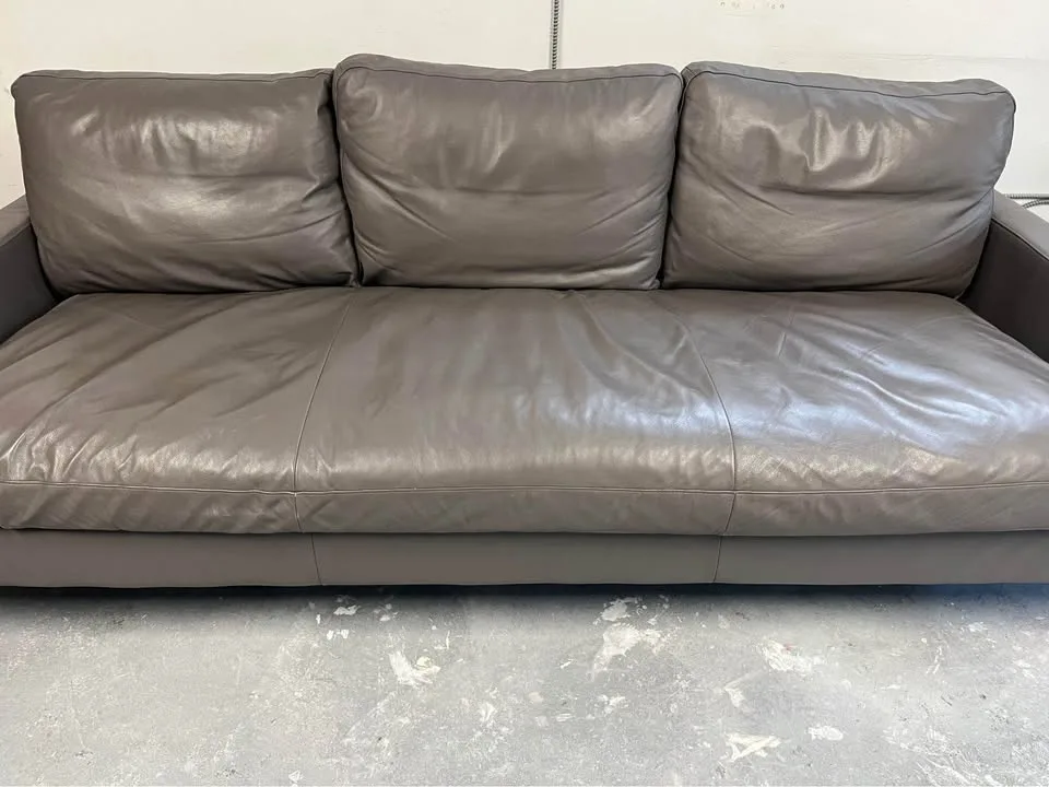 Grey Leather Eve sofa from EQ3 image indicator(6)