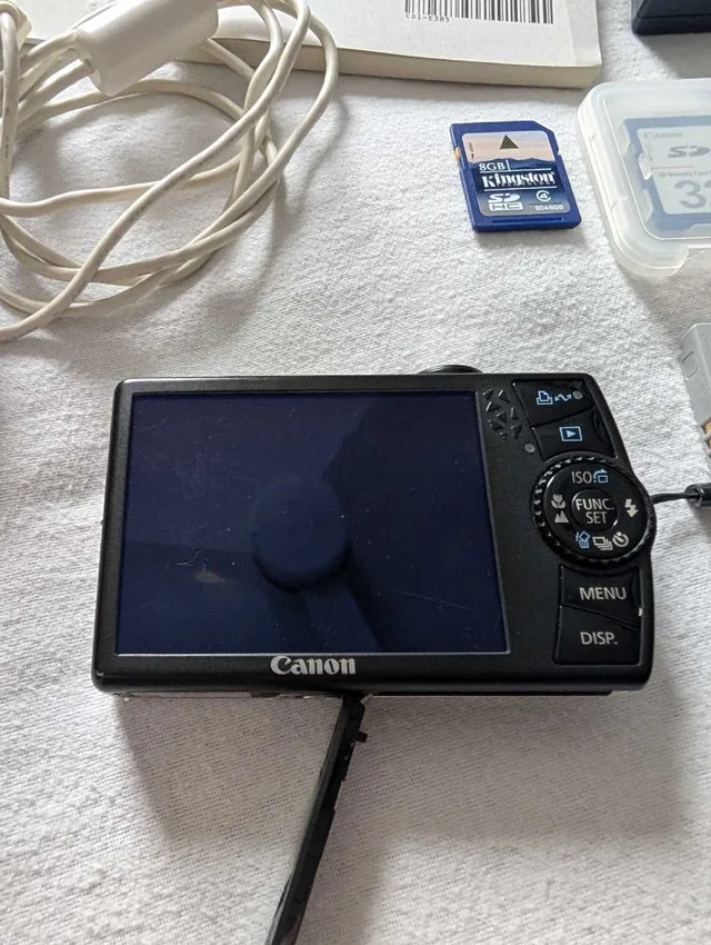 Canon PowerShot SD880 IS Digital Camera Bundle image indicator(3)