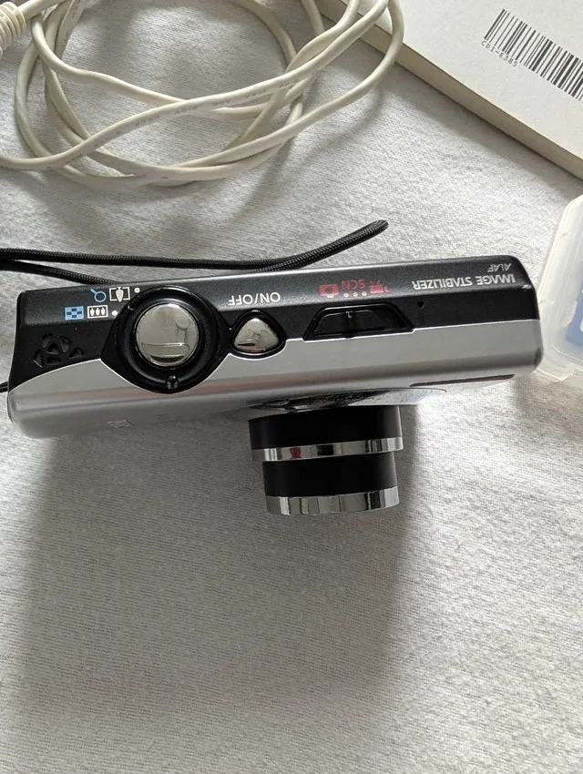 Canon PowerShot SD880 IS Digital Camera Bundle image indicator(6)