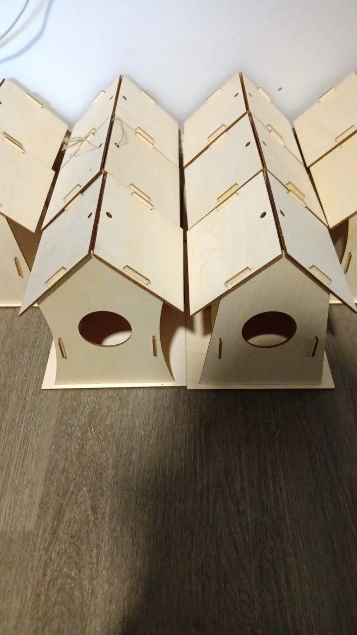 Handmade Wooden Birdhouse image indicator(3)