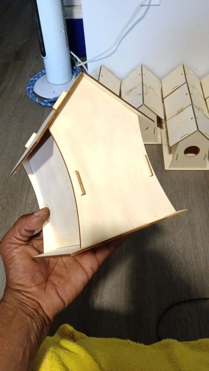 Handmade Wooden Birdhouse image indicator(5)