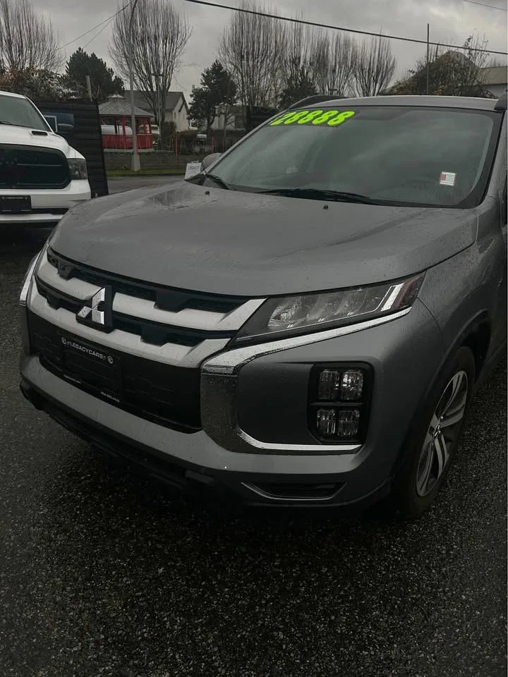 2024 Mitsubishi RVR SEL AWC