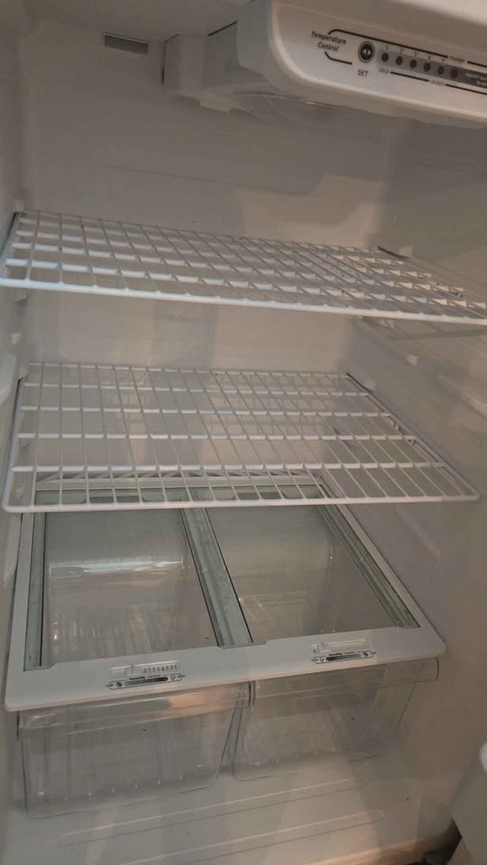 Insignia 2 door fridge - height 63 inch width 29 inch - photo 2
