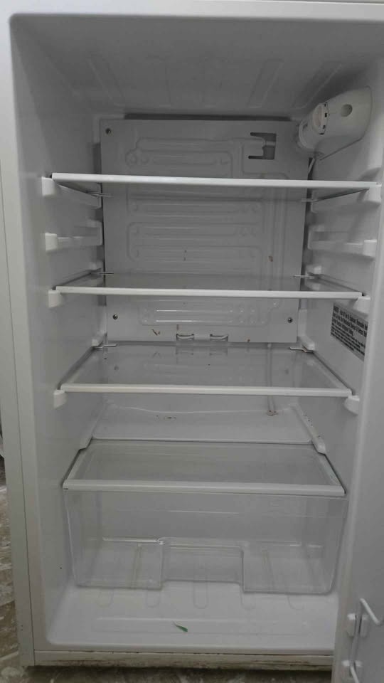 Insignia- mini fridge for sale - photo 2