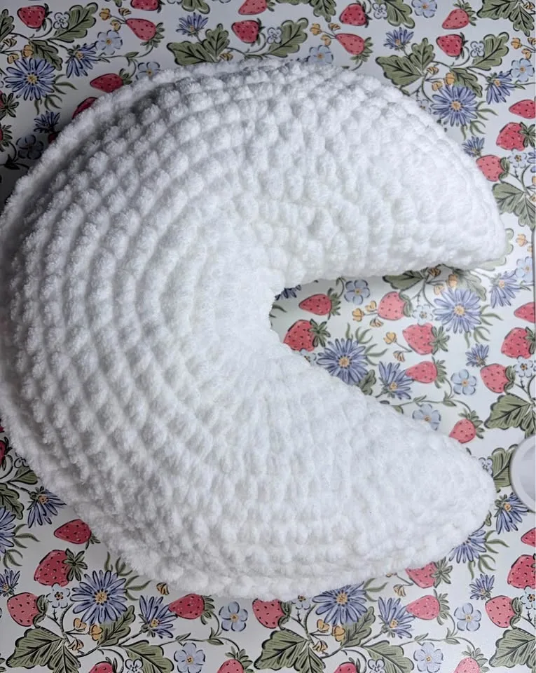 crochet moon pillow