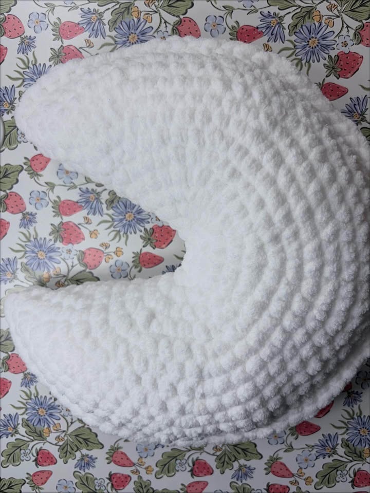 crochet moon pillow - photo 2