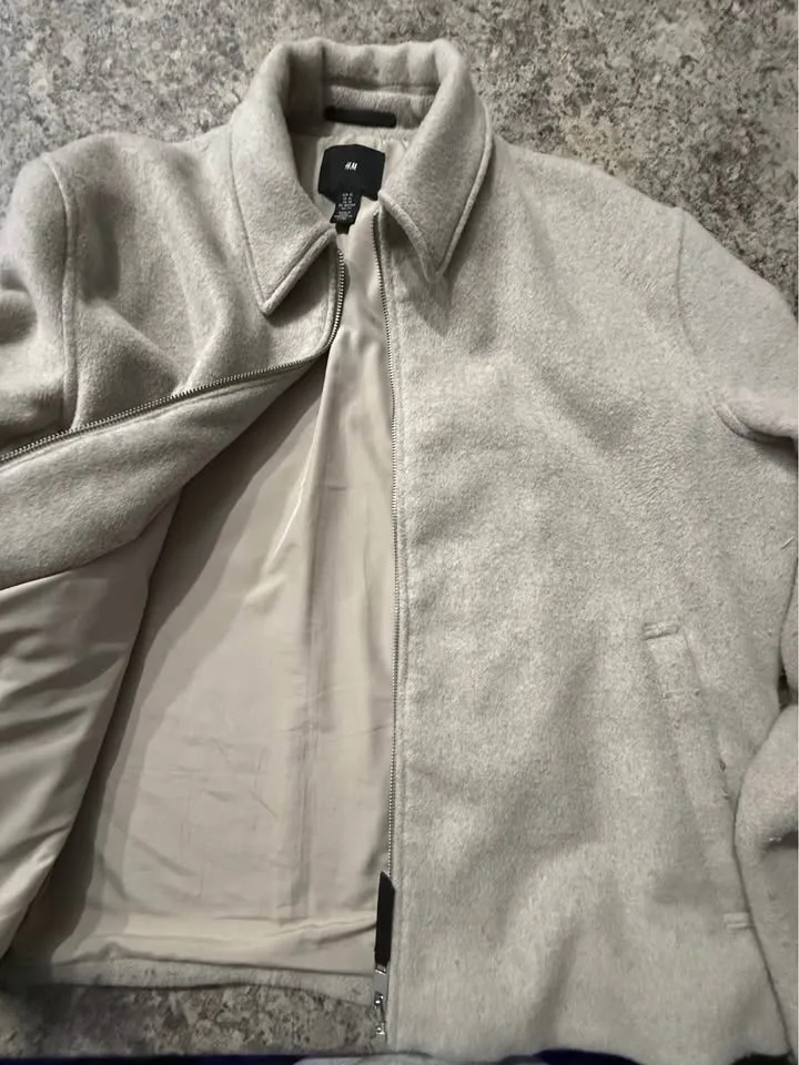 H&M Men’s Jacket image indicator(2)