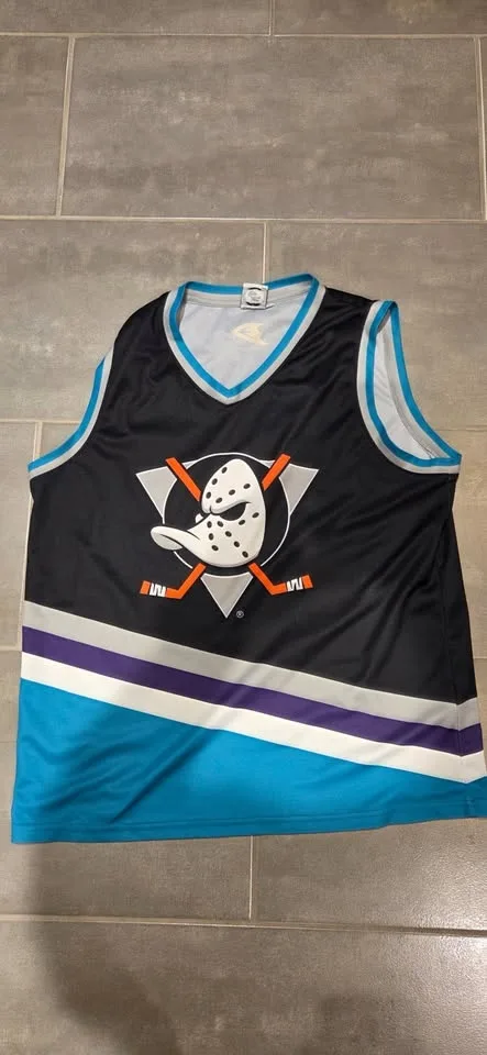 Anaheim Ducks Retro Hockey Tank image indicator(4)