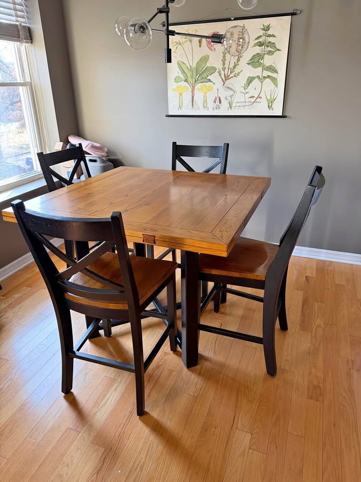 Haverty’s High Top Table & Chairs