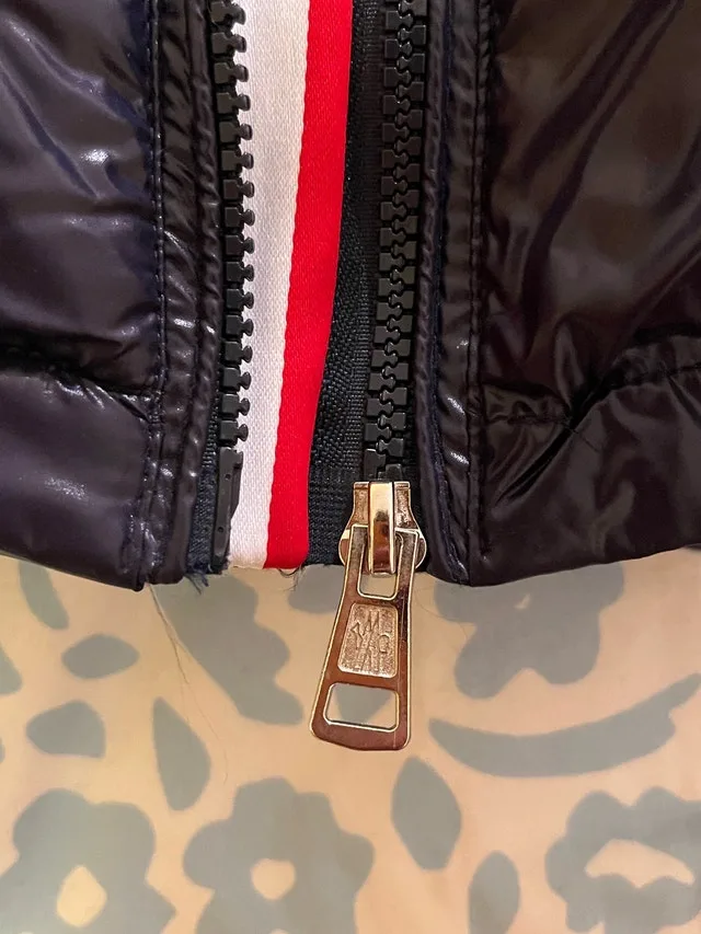 Moncler puffer jacket image indicator(3)