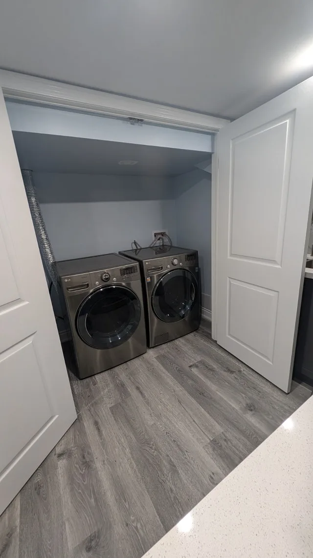 2BDR + 1Bathroom LEGAL Basement apartment with Sep Entrance image indicator(6)