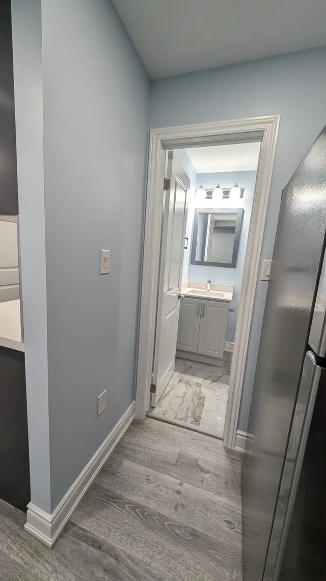 2BDR + 1Bathroom LEGAL Basement apartment with Sep Entrance image indicator(8)