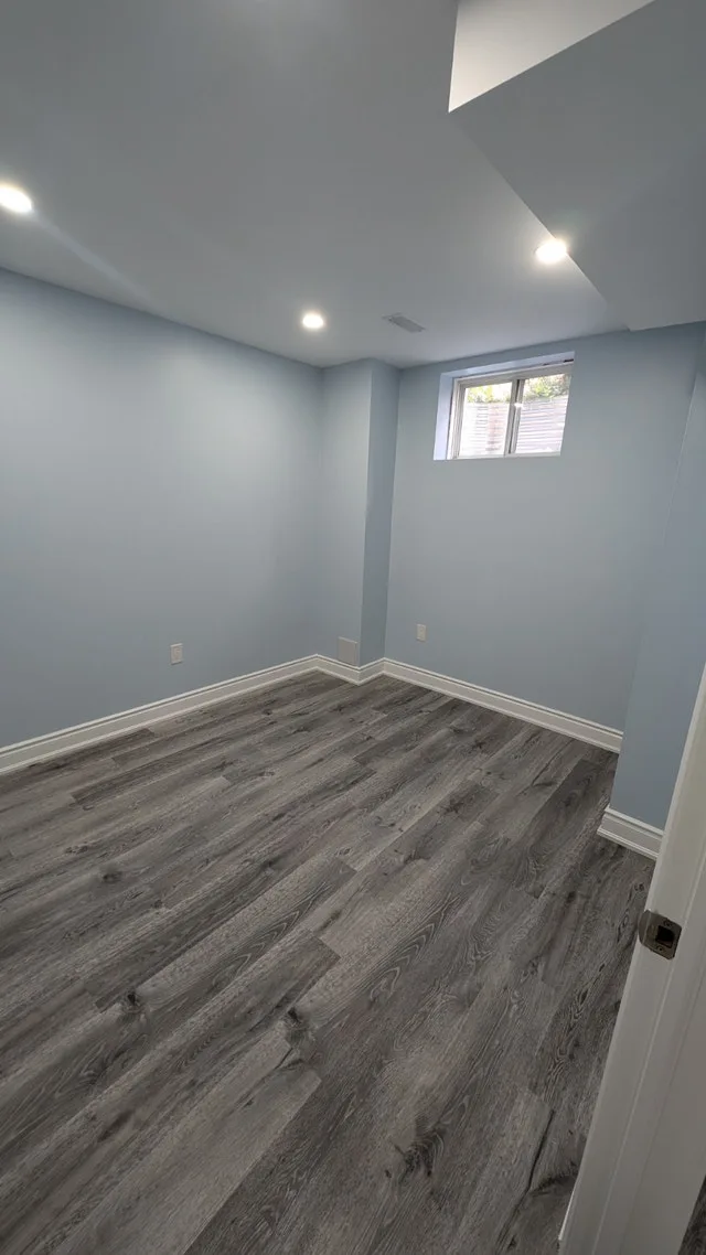 2BDR + 1Bathroom LEGAL Basement apartment with Sep Entrance image indicator(10)