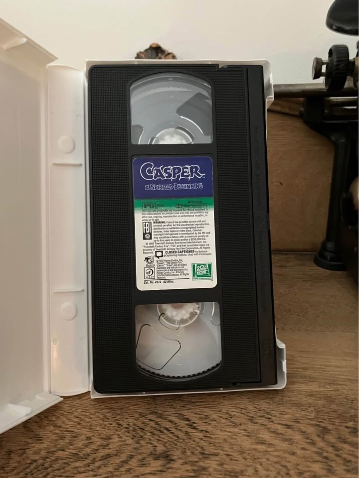 Casper: A Spirited Beginning VHS - photo 2