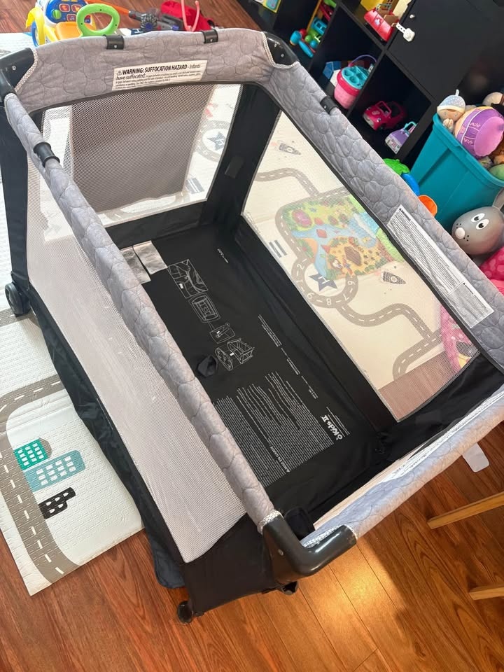 Ingenuity pack and play with change table and bassinet - photo 3