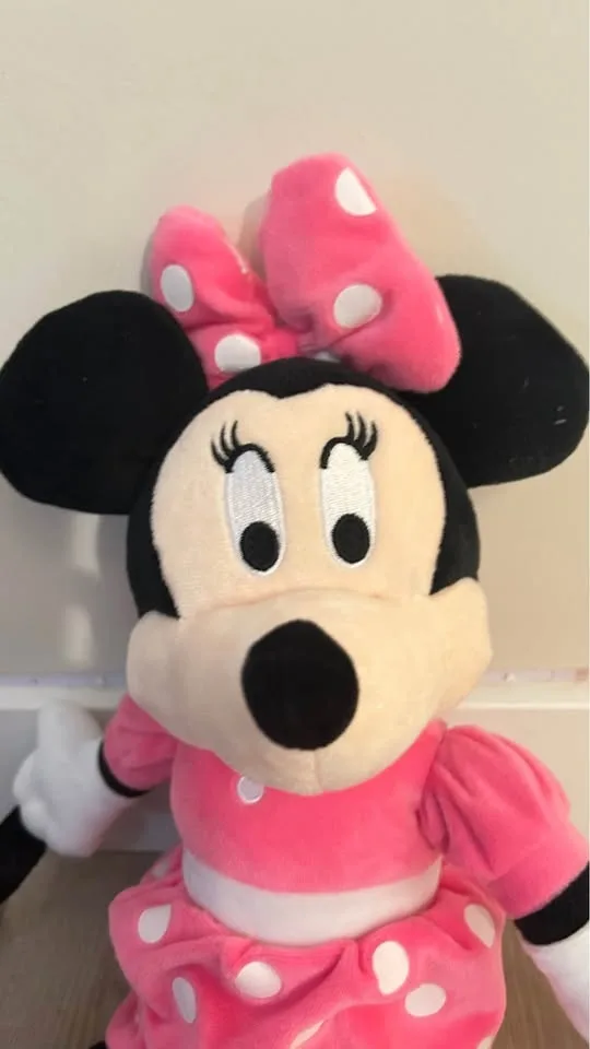 Brand New Minnie Mouse Plushie Coin Purse image indicator(7)