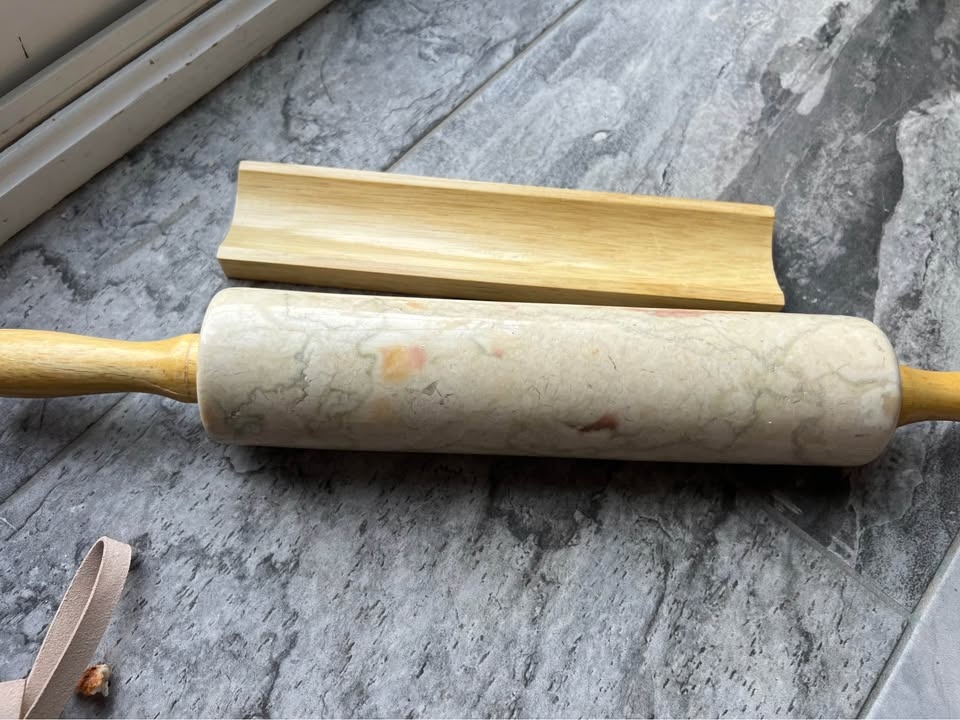 Marble Rolling Pin + Wooden Stand – Excellent Condition - photo 4