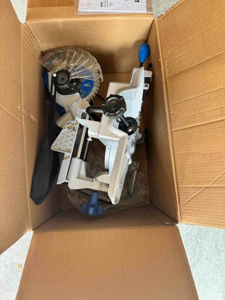 Kobalt 7-1/4” Sliding Miter Saw - Like New - photo 4