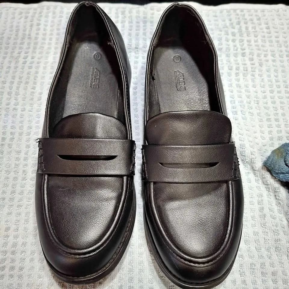 Women's dress shoes