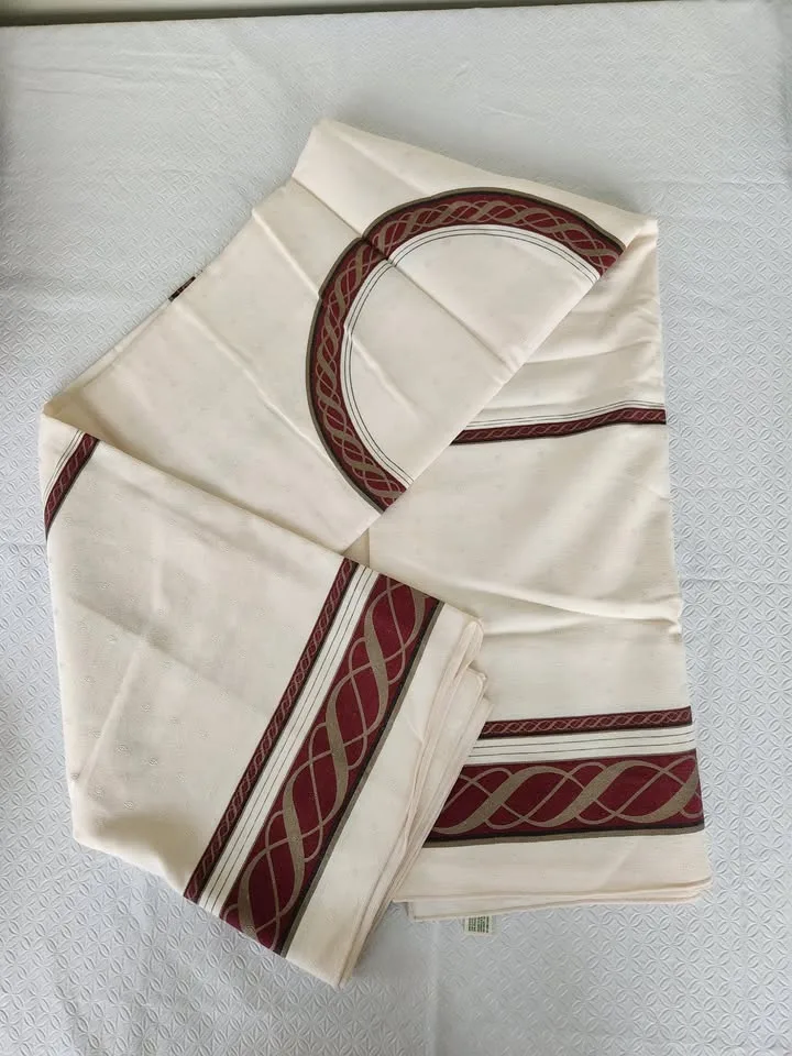 Table Linens - variety of colours and patterns image indicator(3)