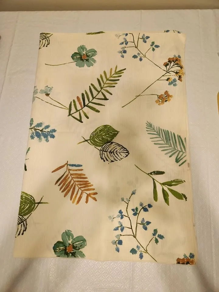 Table Linens - variety of colours and patterns image indicator(8)