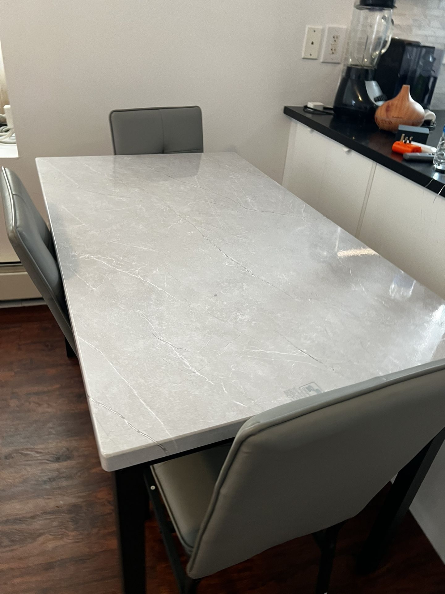 Hooseng Dining Table Set for 4