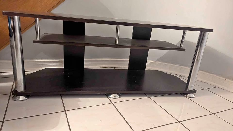 TV stand - Excellent condition