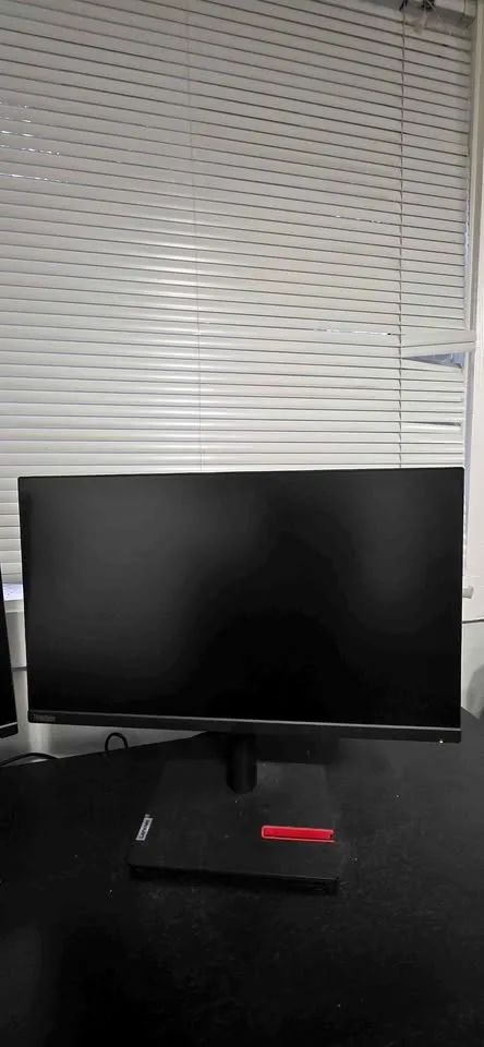 Lenovo T24i-30 monitor