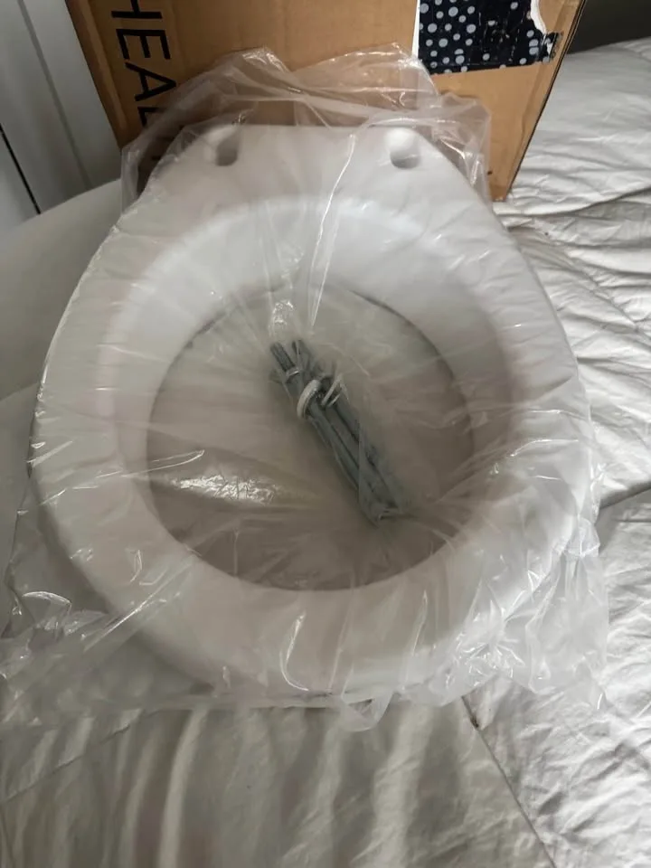 Brand New 3.5" Toilet Seat Riser - 300lbs Capacity image indicator(6)